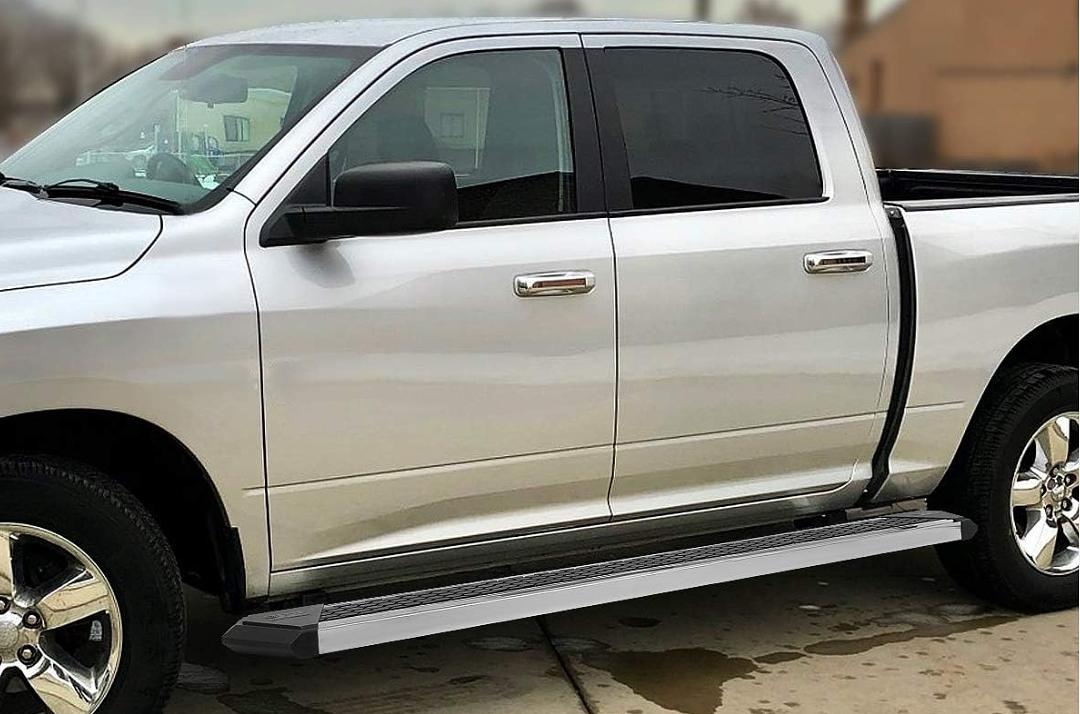8 J2-STEPB-ZTL-8257-SS - Almohadilla de paso de panal de abeja cromada SS de 8 pulgadas compatible con 11-18 Ram 1500 Crew Cab de 4 puertas