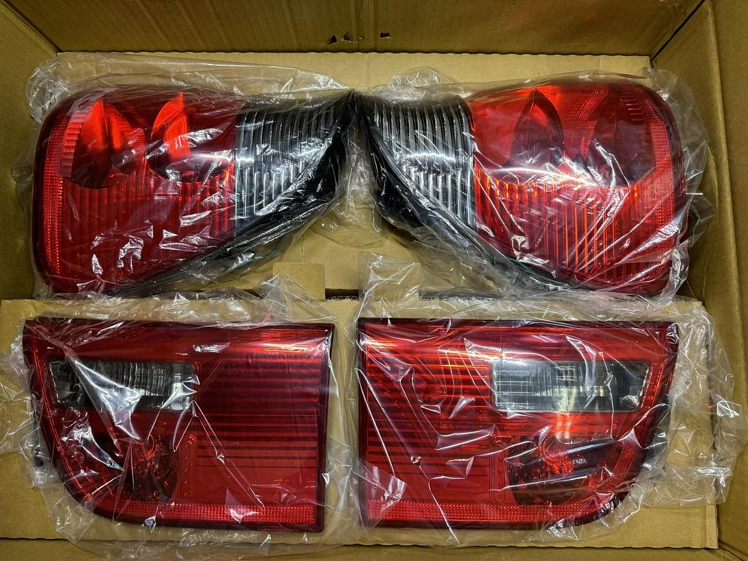 OB TL-E53X500-SM-RD 00-06 BMW X5 smoke red pair of TailLights
