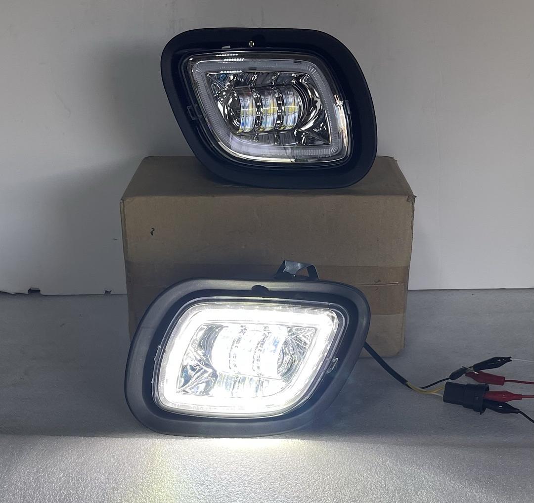 . Freightliner Cascadia Chrome Housing Projector LED DRL Fog Lights for 2008 to 2017