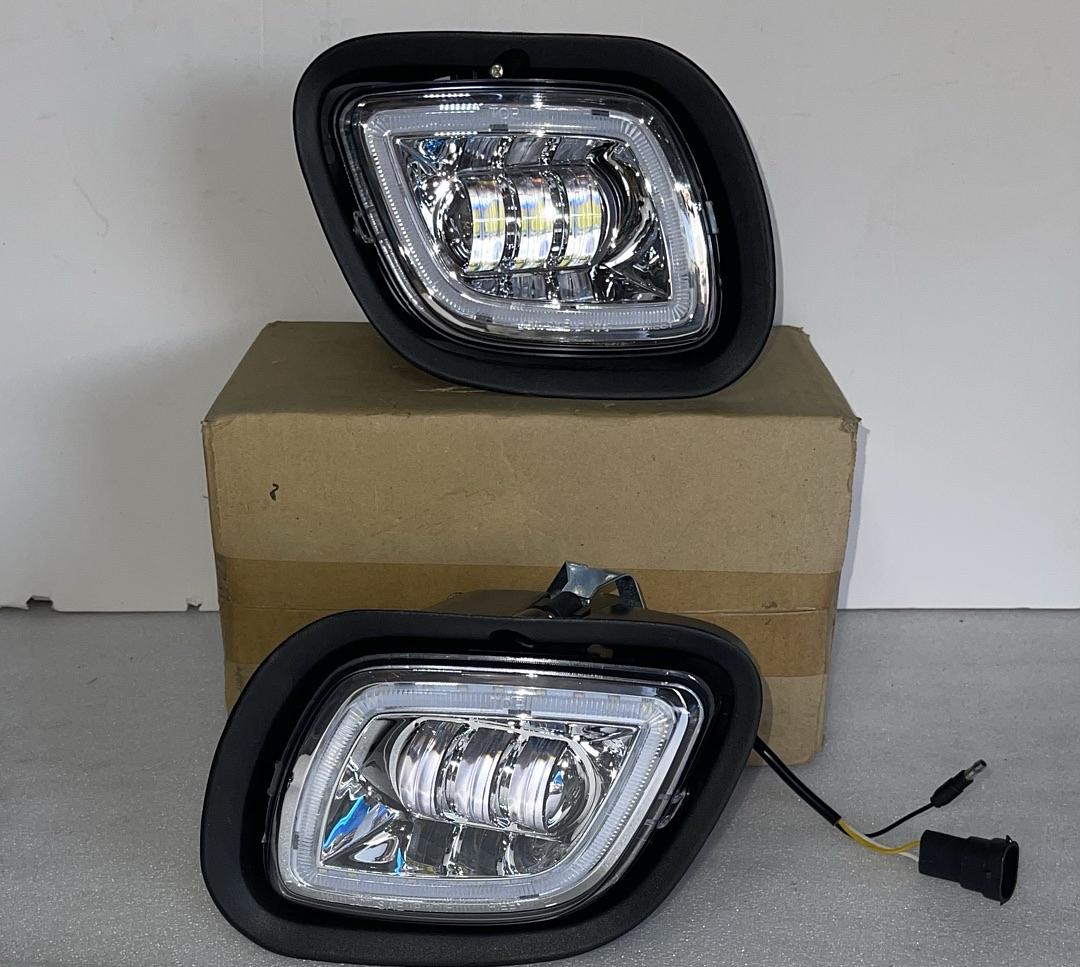 . Freightliner Cascadia Chrome Housing Projector LED DRL Fog Lights for 2008 to 2017