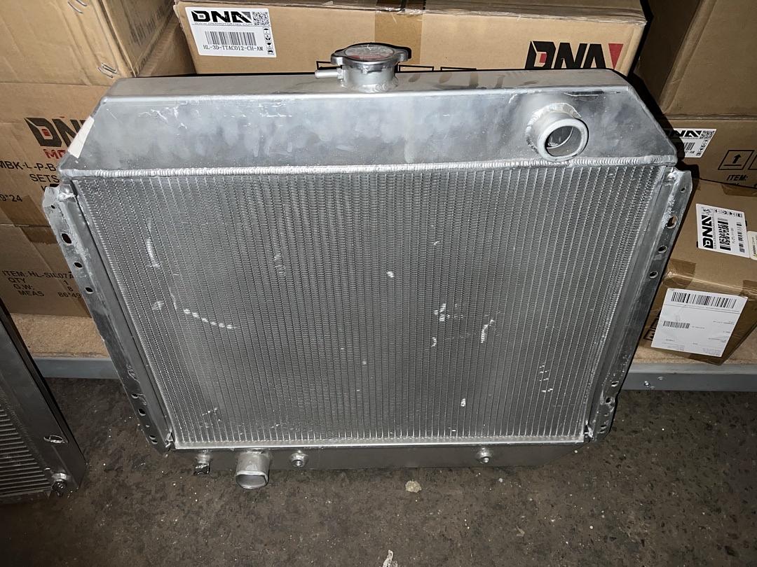 AS IS RA-F10068-2 Champion Racing 2 Row Aluminum Radiator 1968 - 79 Ford F-Series Trucks