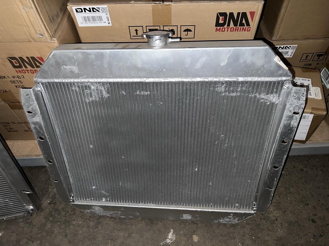 AS IS RA-F10068-2 Champion Racing 2 Row Aluminum Radiator 1968 - 79 Ford F-Series Trucks