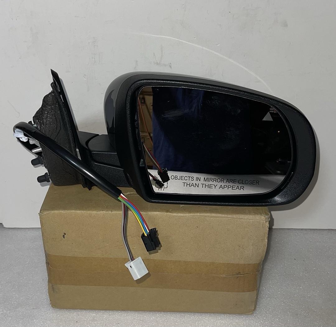 Jeep Cherokee Passenger Side Power / Heat / Puddle Light / Blind Spot / Signal Mirror for 2014 to 2020