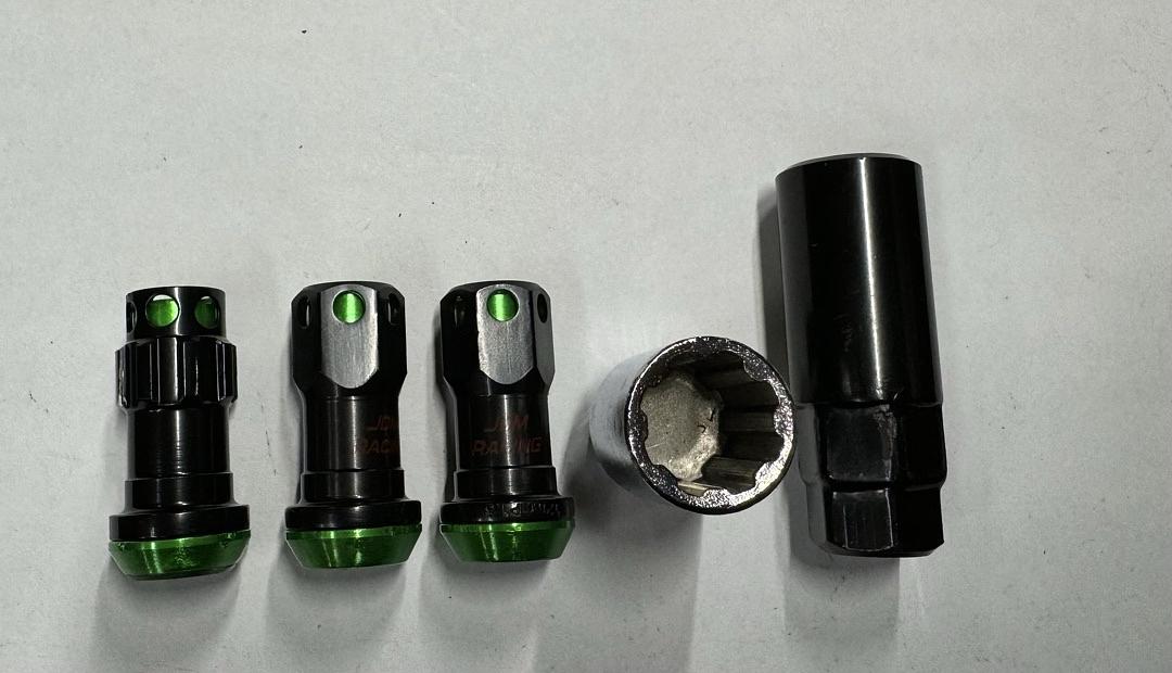 16Pcs M12 x 1.5 Closed End Wheel Lug Nuts + 4Pcs Lock Nuts + Key + Extension Adapter, 22mm OD/45mm Height, Green Accents/Black Body
