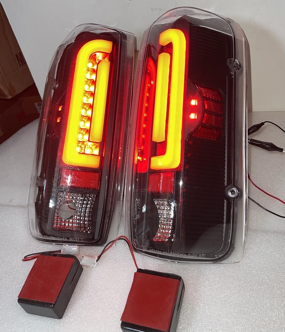 (Right side only )Tl-f15094-led-bk-cl 90-96 Ford F-150 / Bronco 90-97 Ford F-250 F-350 F super duty Black Housing LED 3D TailLights