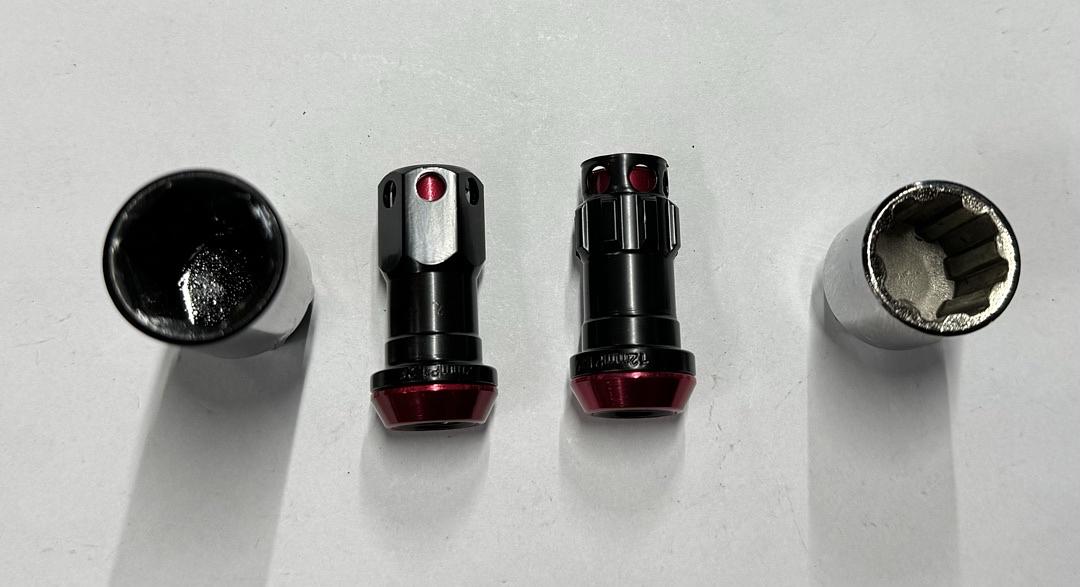 16Pcs M12 x 1.5 Closed End Wheel Lug Nuts + 4Pcs Lock Nuts + Key + Extension Adapter, 22mm OD/45mm Height, Red Accents/Black Body