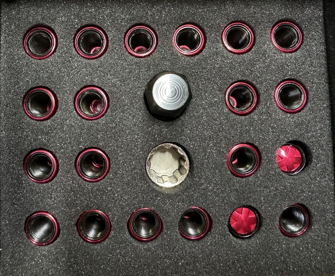 16Pcs M12 x 1.5 Closed End Wheel Lug Nuts + 4Pcs Lock Nuts + Key + Extension Adapter, 22mm OD/45mm Height, Red Accents/Black Body