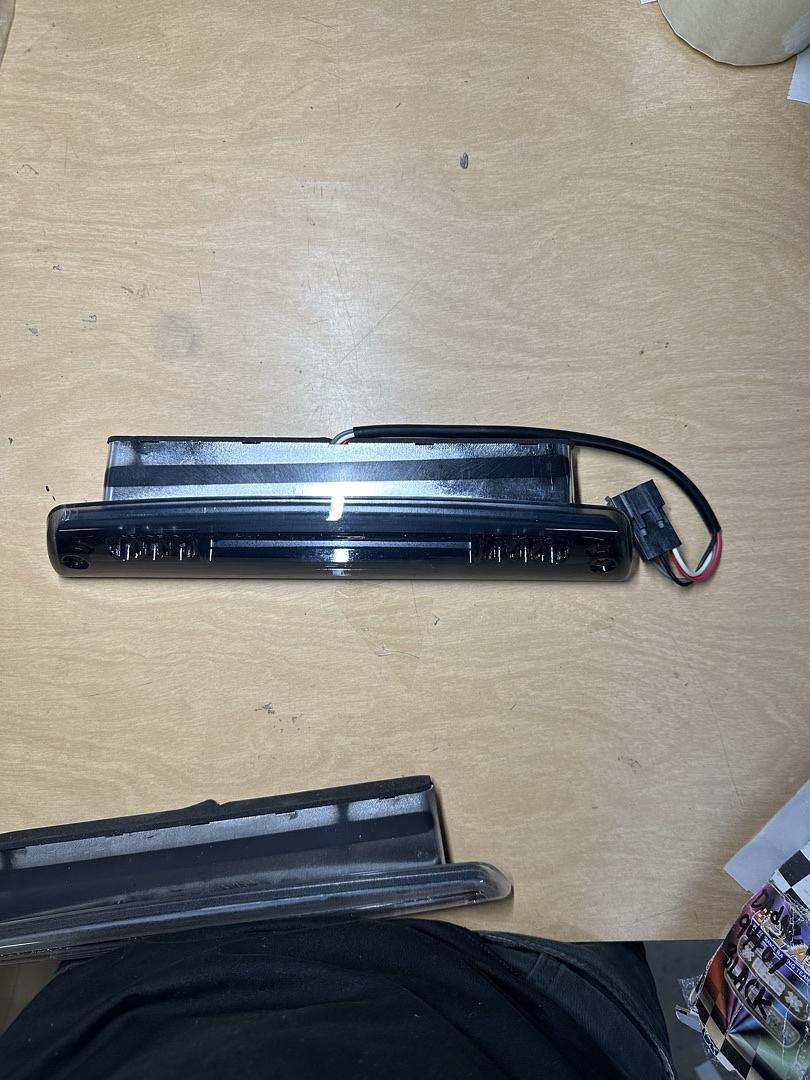 09-381 (Black ) Dodge Ram 94-01 1500 94-02 2500 3509 Brake lights
