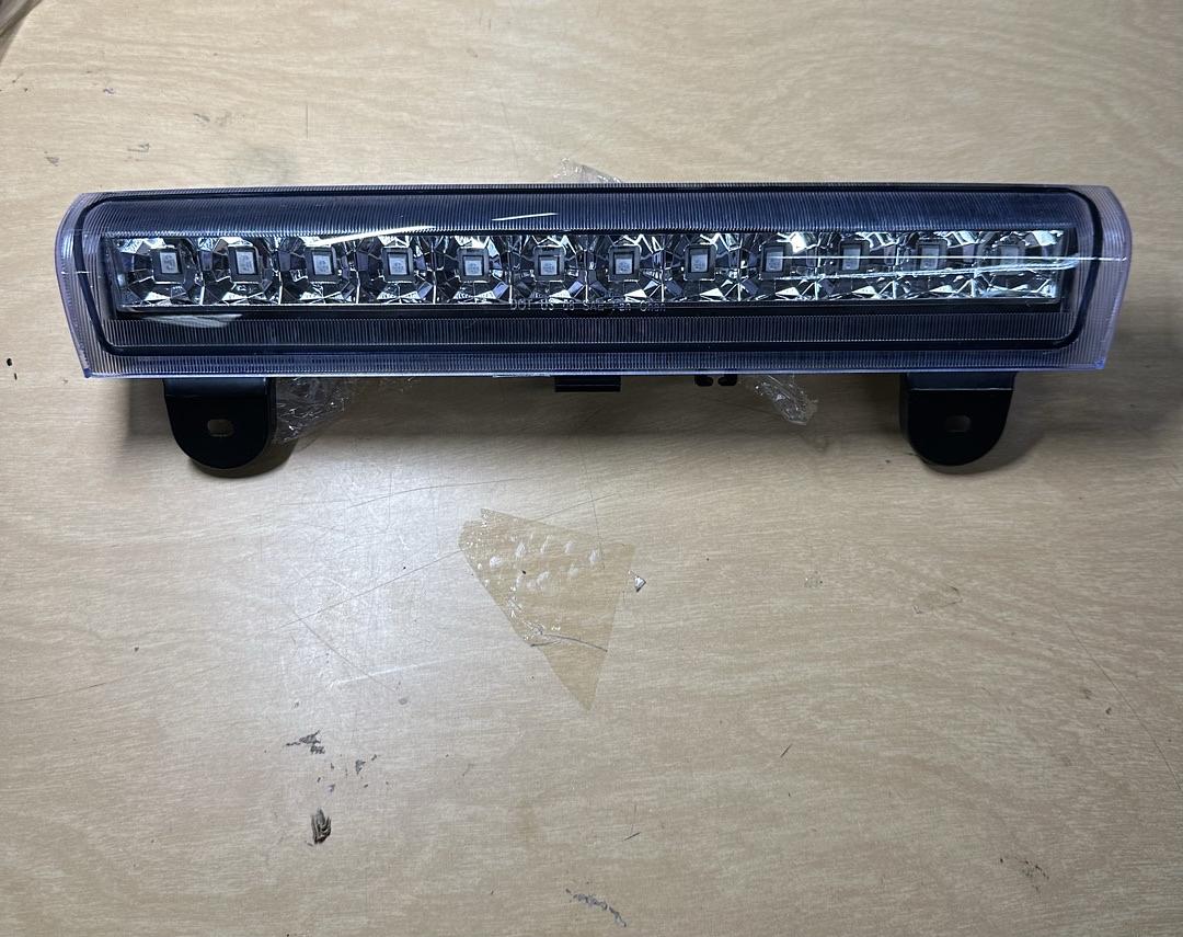 2000-2006 Chevrolet Suburban Tahoe GMC Yukon XL Rear LED 3rd Third Brake Light Tail Stop Lamp Chrome Housing Clear Lens 01 02 03 04 05