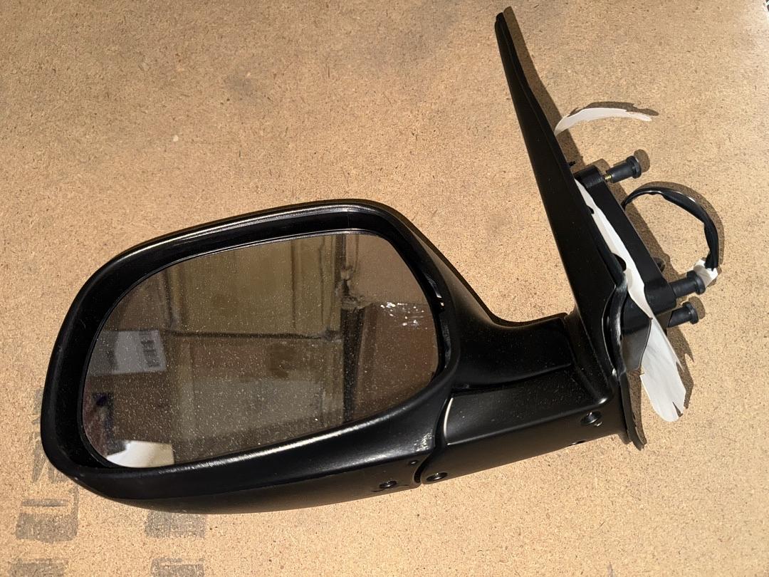04-06 Toyota Tundra Crew Cab 01-07 Sequoia Driver Left Side Mirror