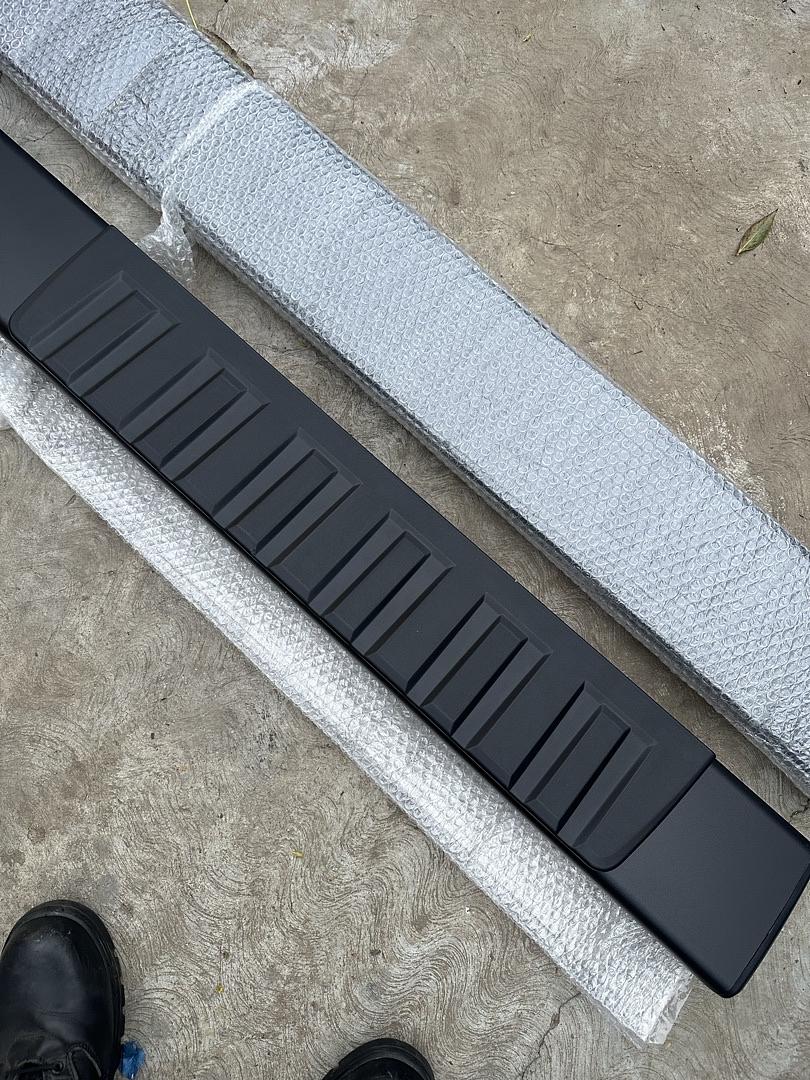 07-18 Chevy Silverado/ GMC Sierra Black 6‚Äù Wide Running Board Side Steps