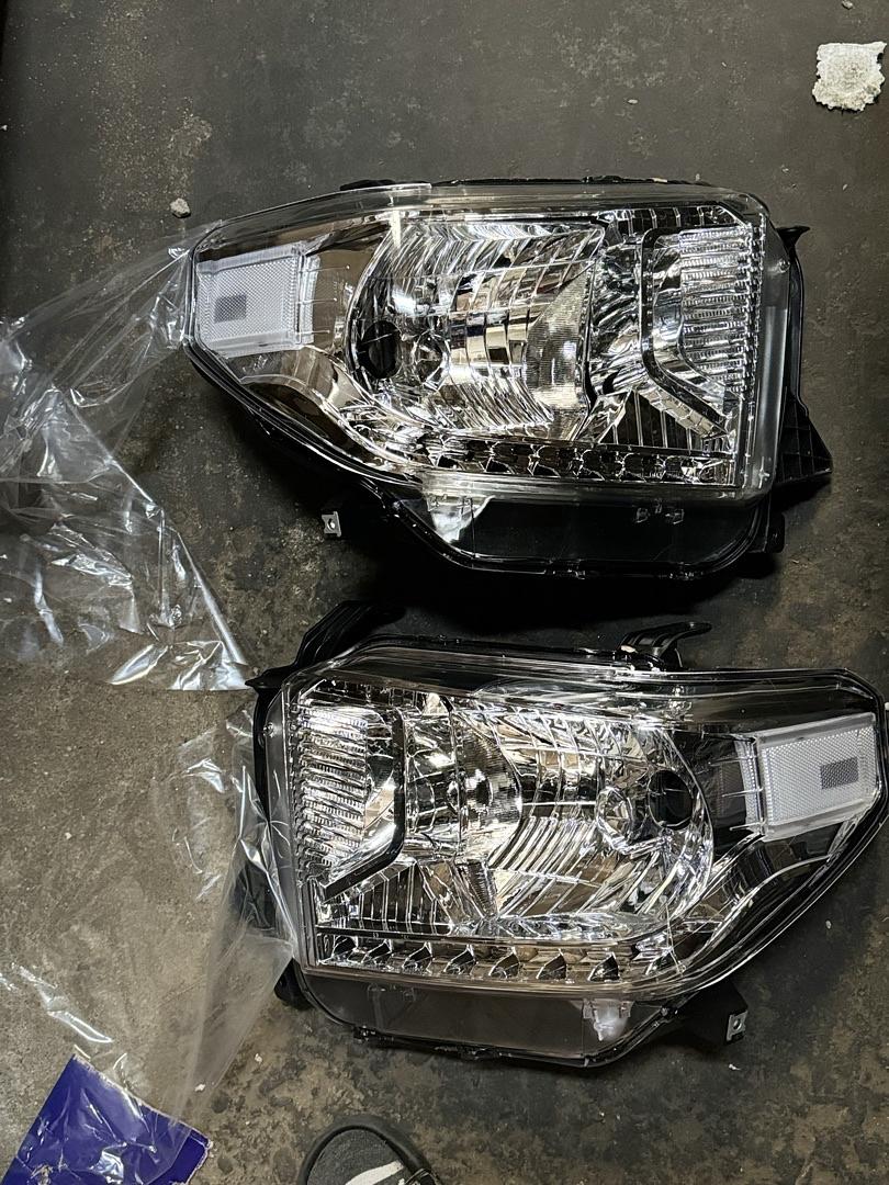 Headlight (Driver & Passenger Side)
