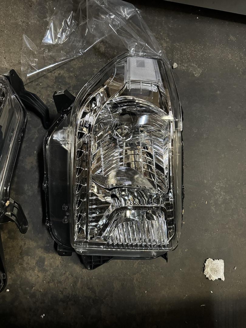 Headlight (Driver & Passenger Side)