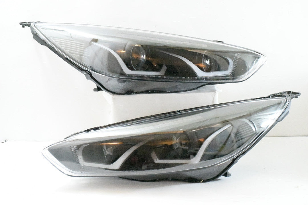 15-17 Ford Focus LED Halo Black/ Clear Headlights