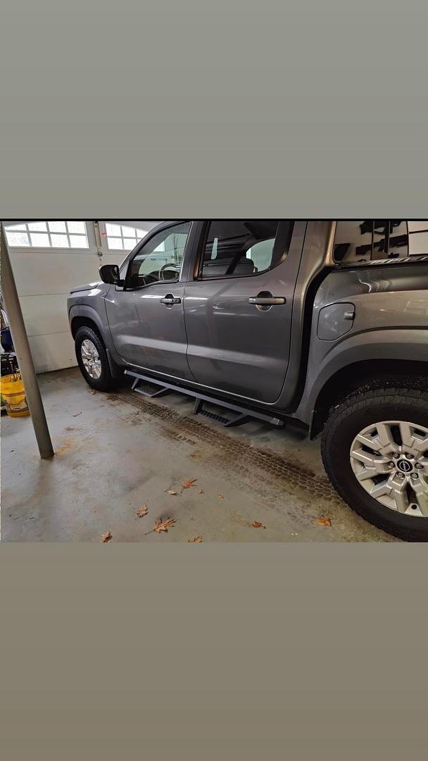 05-24 Nissan frontier Black textured off road running boards crew cab