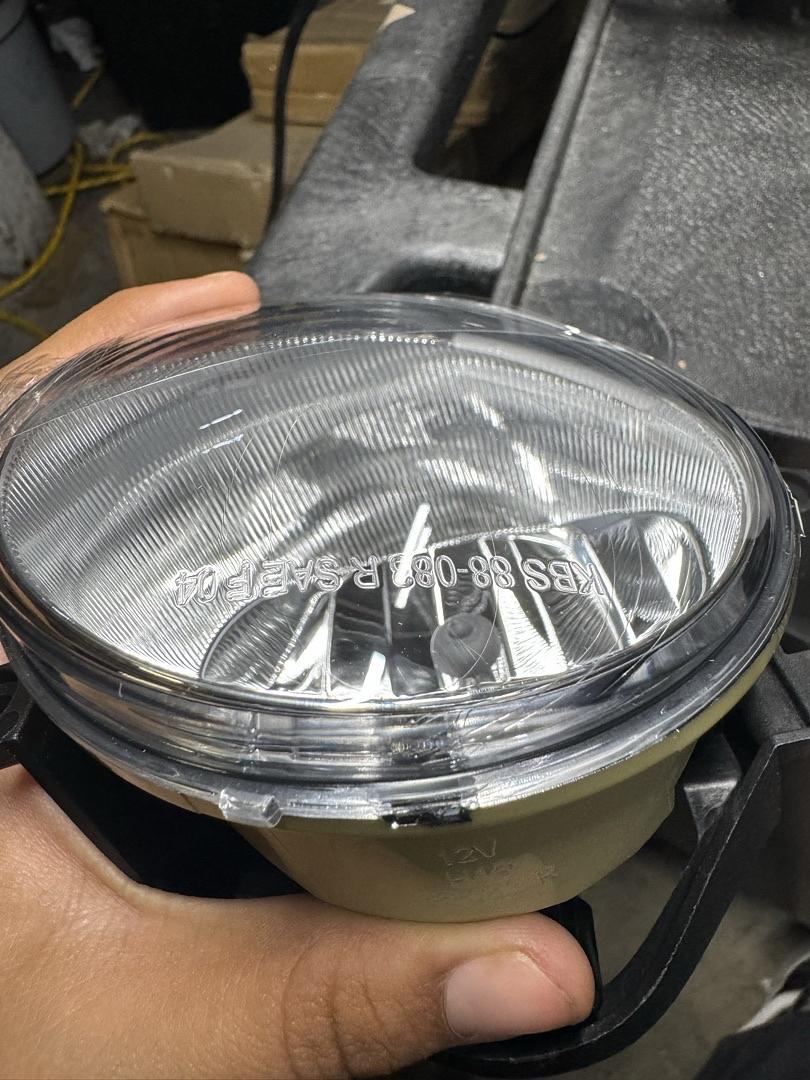 OB FL-OEM-0083R Factory OE Style Fog Light Passenger Side [Compatible with 14-15 4Runner / 14-16 Corolla / 14-18 Highlander / 12-15 Prius / 12-14 Prius C / 16-18 Tacoma / 14-15 CT200h]