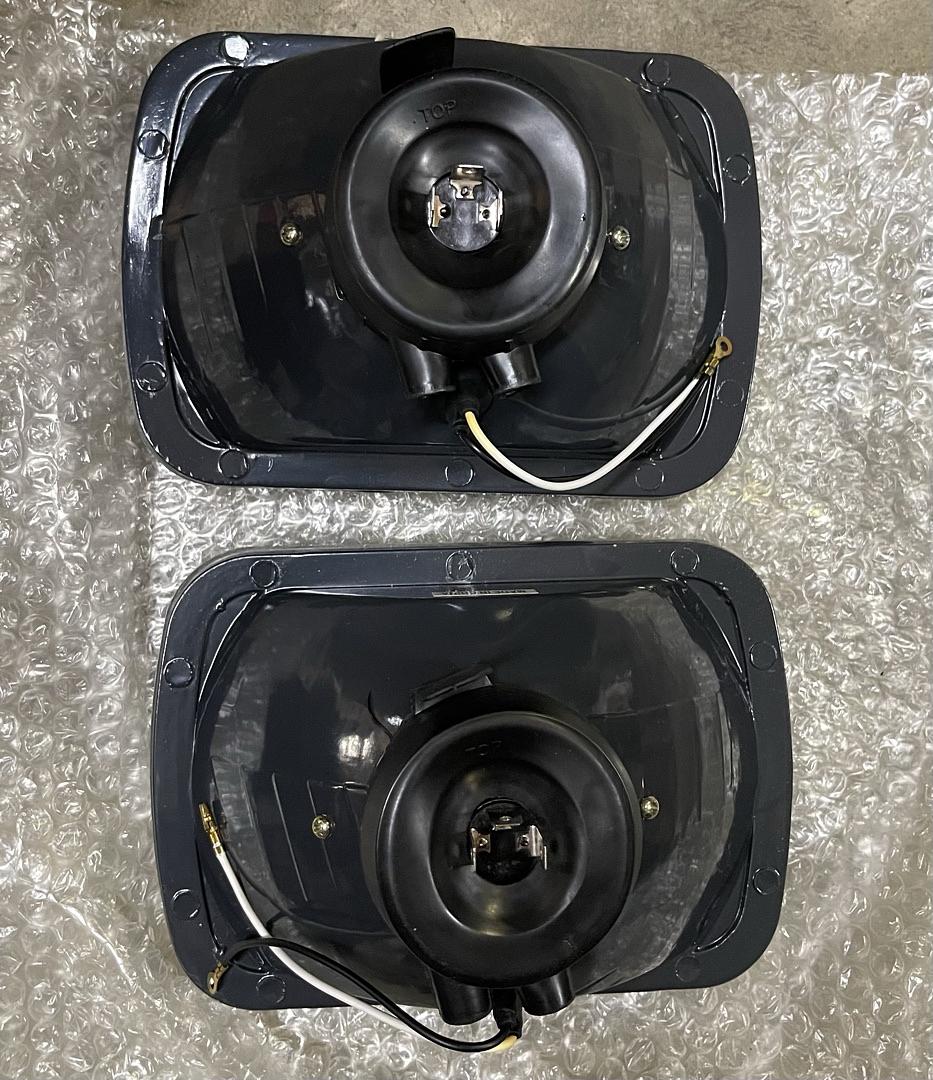 Auto Dynasty Set of 2Pcs 7X6 Inch Glass Lens Bult-In LED Chrome Housing Projector Headlight Lamps