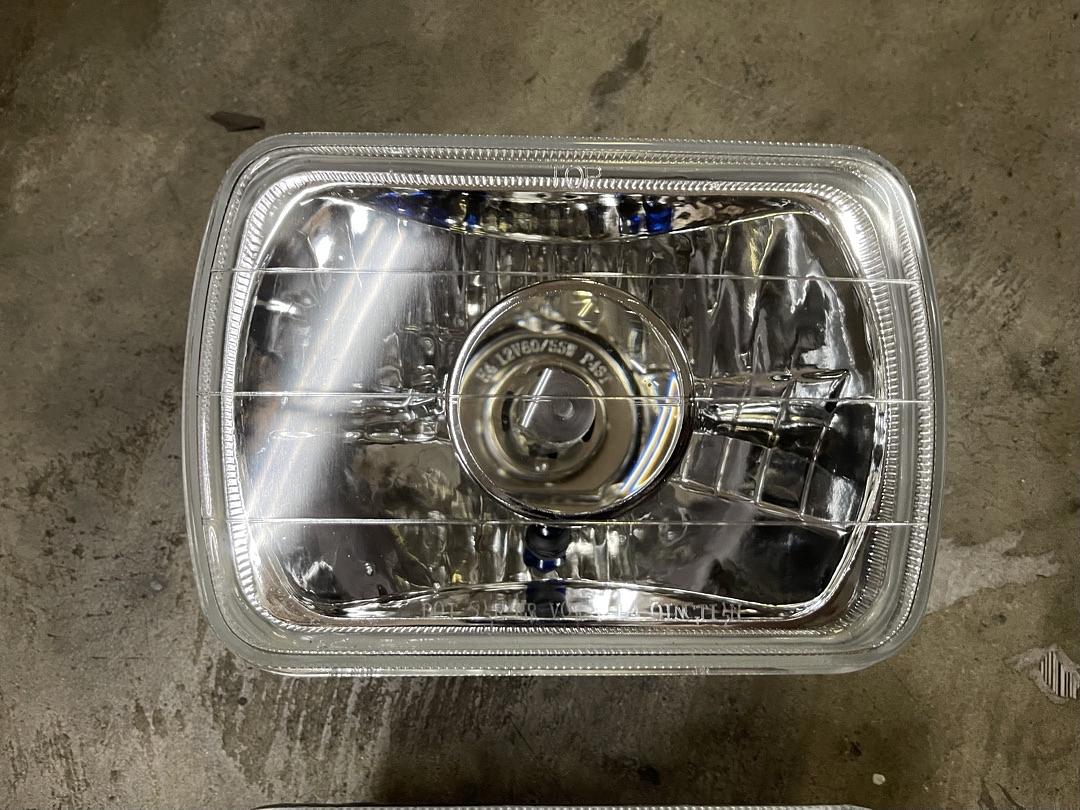 Auto Dynasty Set of 2Pcs 7X6 Inch Glass Lens Bult-In LED Chrome Housing Projector Headlight Lamps