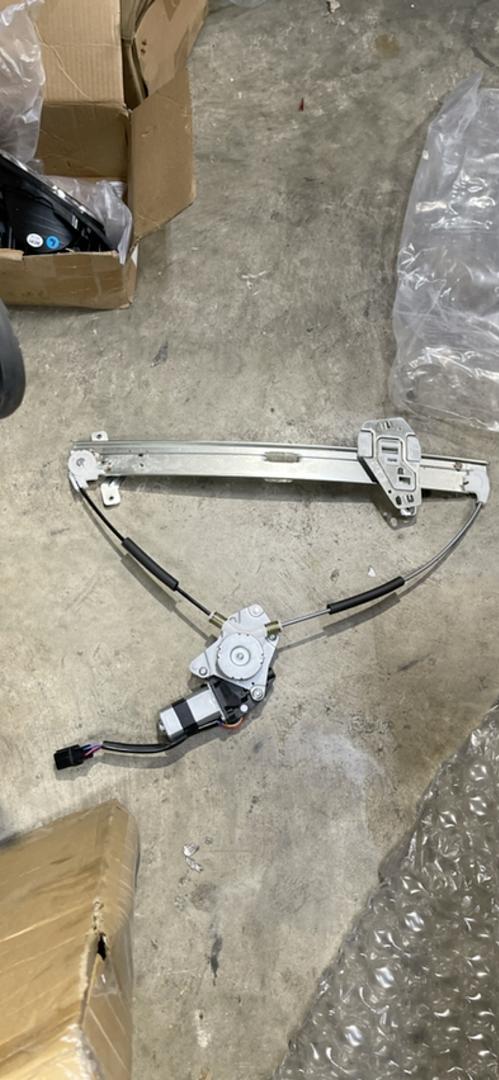 Power Window Regulator Front Driver Side With Motor for 2002 - 2006 Honda CR-V