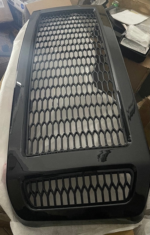 05-07 Ford F250 F350 F450 F550 Super Duty Front Grille - Badgeless Honeycomb Mesh - Black