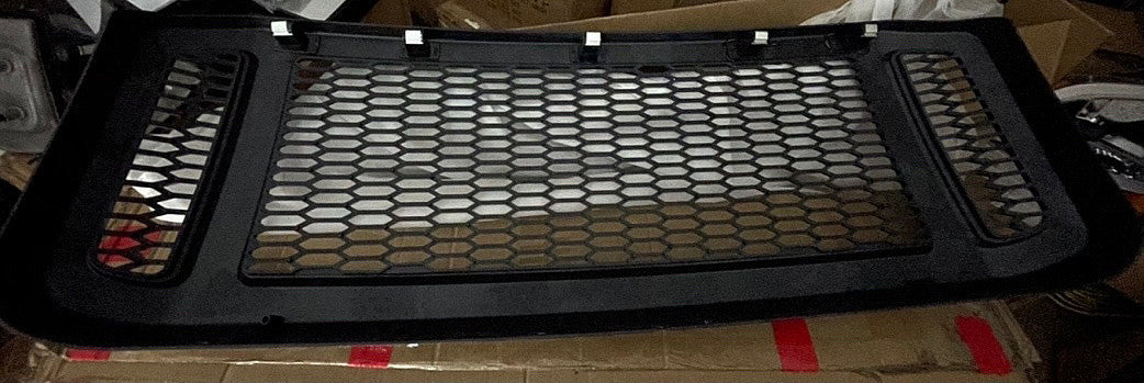 05-07 Ford F250 F350 F450 F550 Super Duty Front Grille - Badgeless Honeycomb Mesh - Black