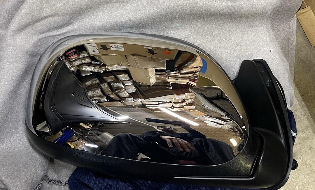2003 to 2004 Toyota Tundra Right Side Mirror chrome cromados