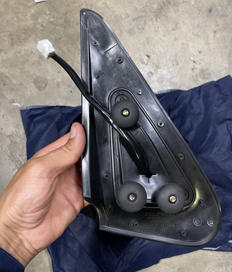2005 to 2006 Toyota Tundra Left side Mirror Black