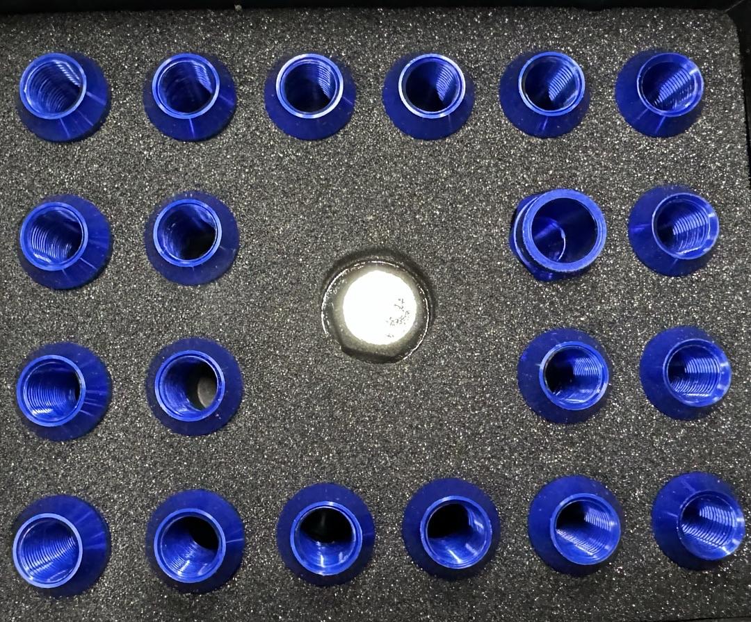 J2 Engineering 7075 Aluminum M12 x 1.25 16 Pcs Open End Lug Nut 4 Pcs Lock w/Key Blue