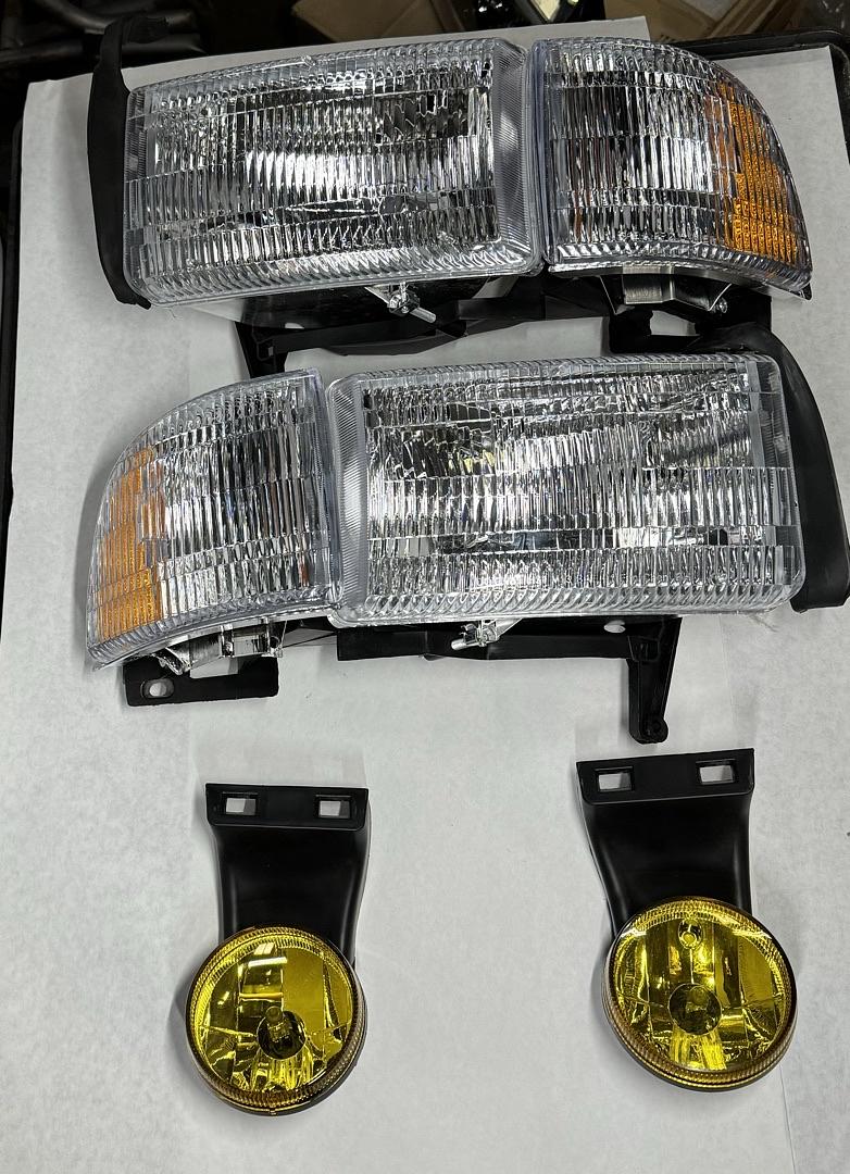 94 to 2001 Dodge Ram Headlights plus fog light set