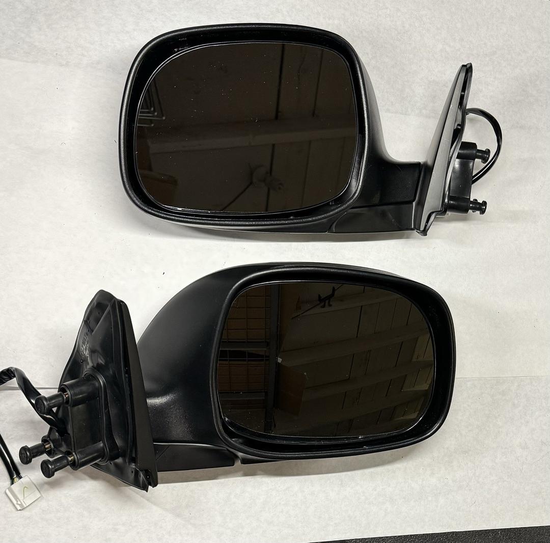 2003 and 2004 Toyota Tundra Mirror pair chrome