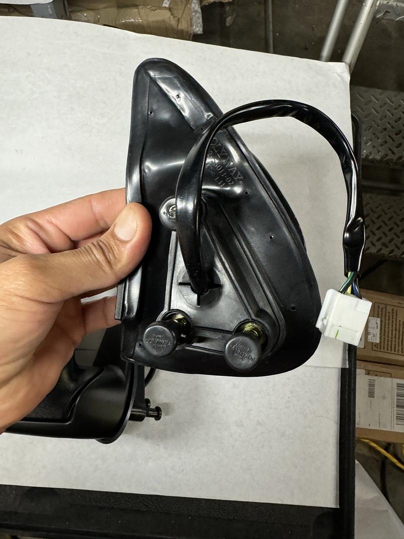 2003 and 2004 Toyota Tundra Mirror pair chrome