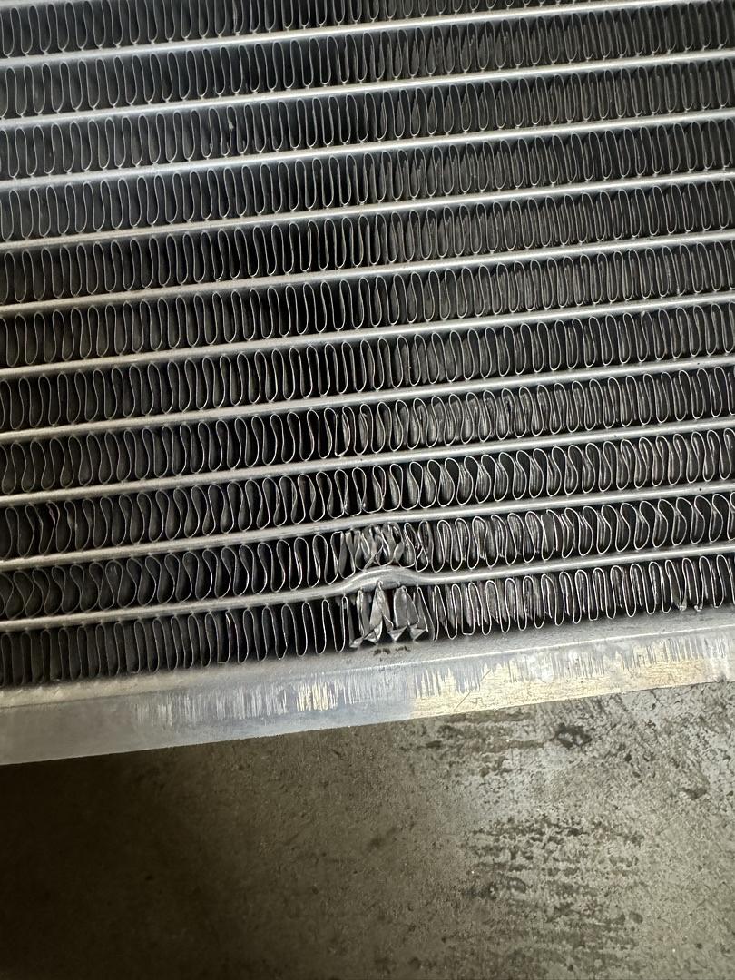 OEM-RA-2771 1-Row OE Style Bolt-On Aluminum Core Radiator Replacement Compatible with 04-06 BMW X3 AT, 22-5/16" W X 20-3/8" H X 1-1/4" D, 1-1/2" Inlet, 1-1/2" Outlet