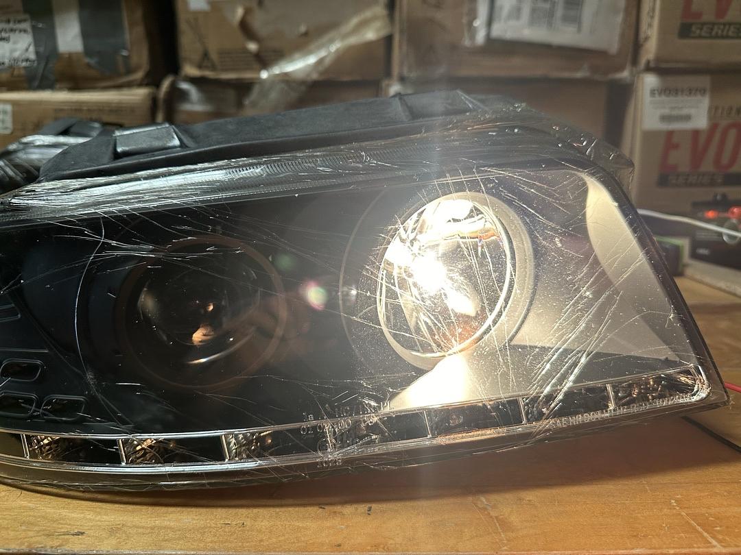 99-01 A4 & Quattro Models Black Housing Headlights W/ Amber LED Turn Signal