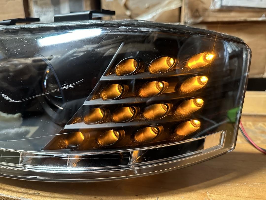 98-01 Audi A6/ A6 Quattro Black Housing, Amber LED Turn Signal Projector Headlights