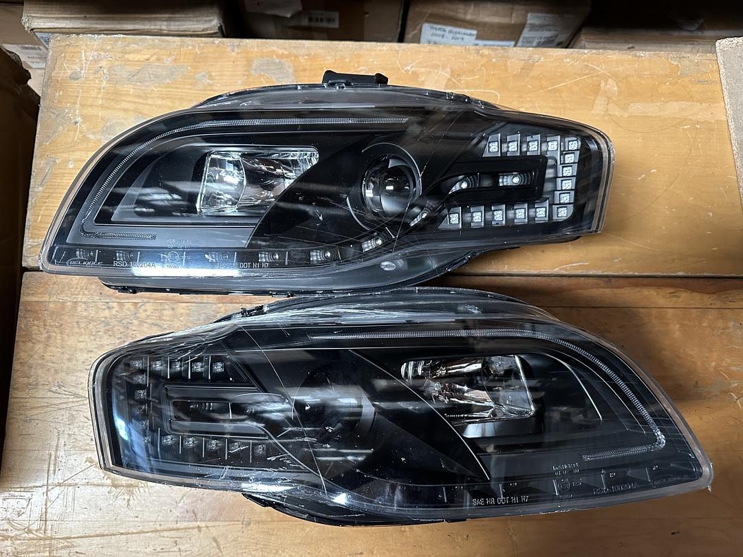 AS IS HL-HPL-DRL-A405-BK 05-08 Audi A4 / 06-08 S4 Amber LED Turn Signal Projector Black Housing Headlights