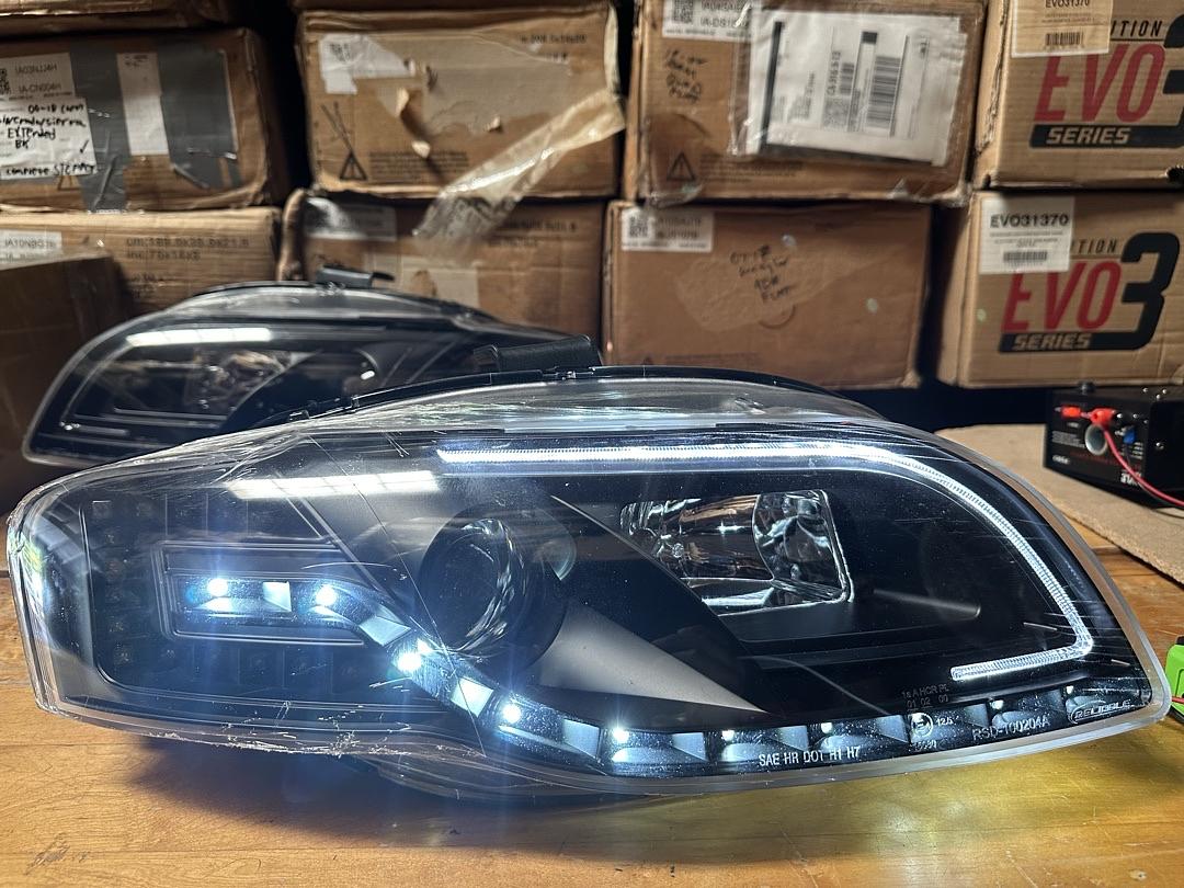 AS IS HL-HPL-DRL-A405-BK 05-08 Audi A4 / 06-08 S4 Amber LED Turn Signal Projector Black Housing Headlights