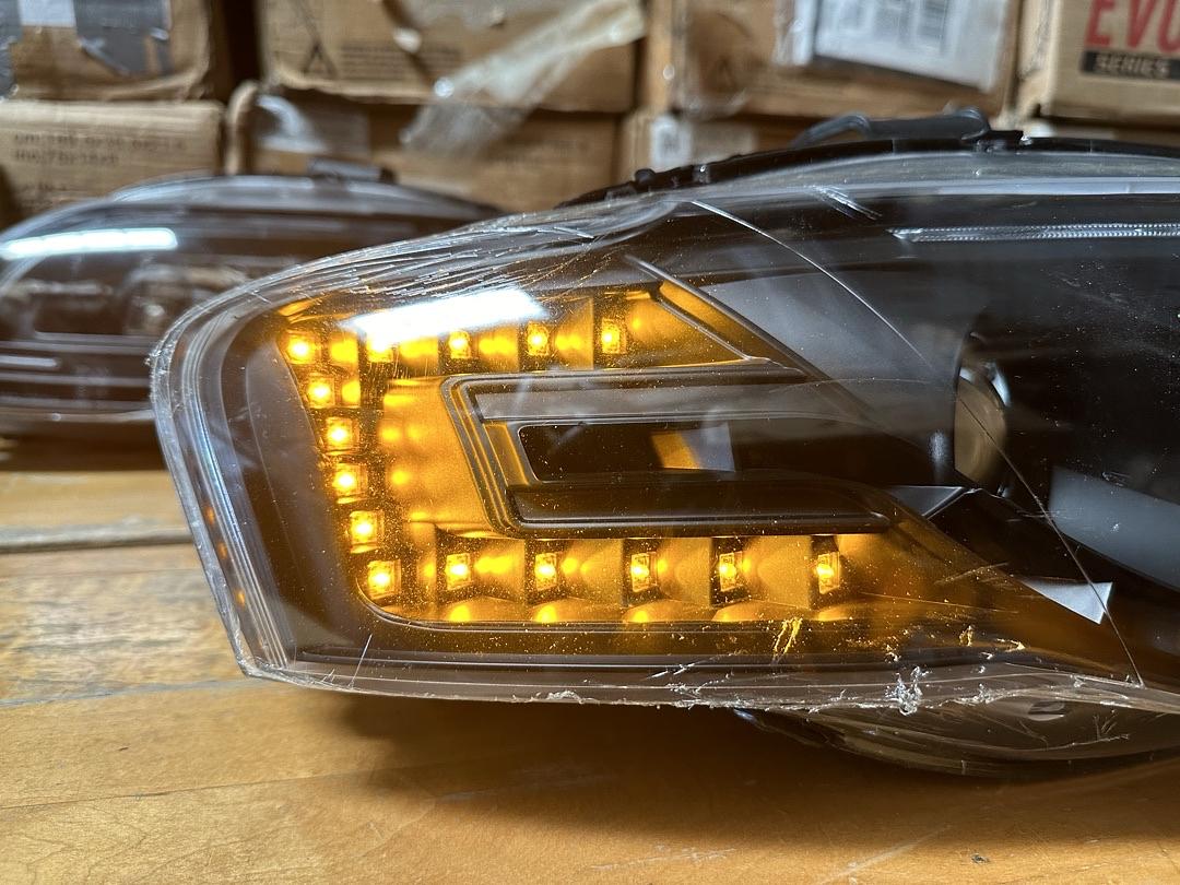 AS IS HL-HPL-DRL-A405-BK 05-08 Audi A4 / 06-08 S4 Amber LED Turn Signal Projector Black Housing Headlights