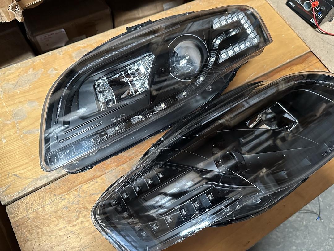 AS IS HL-HPL-DRL-A405-BK 05-08 Audi A4 / 06-08 S4 Amber LED Turn Signal Projector Black Housing Headlights