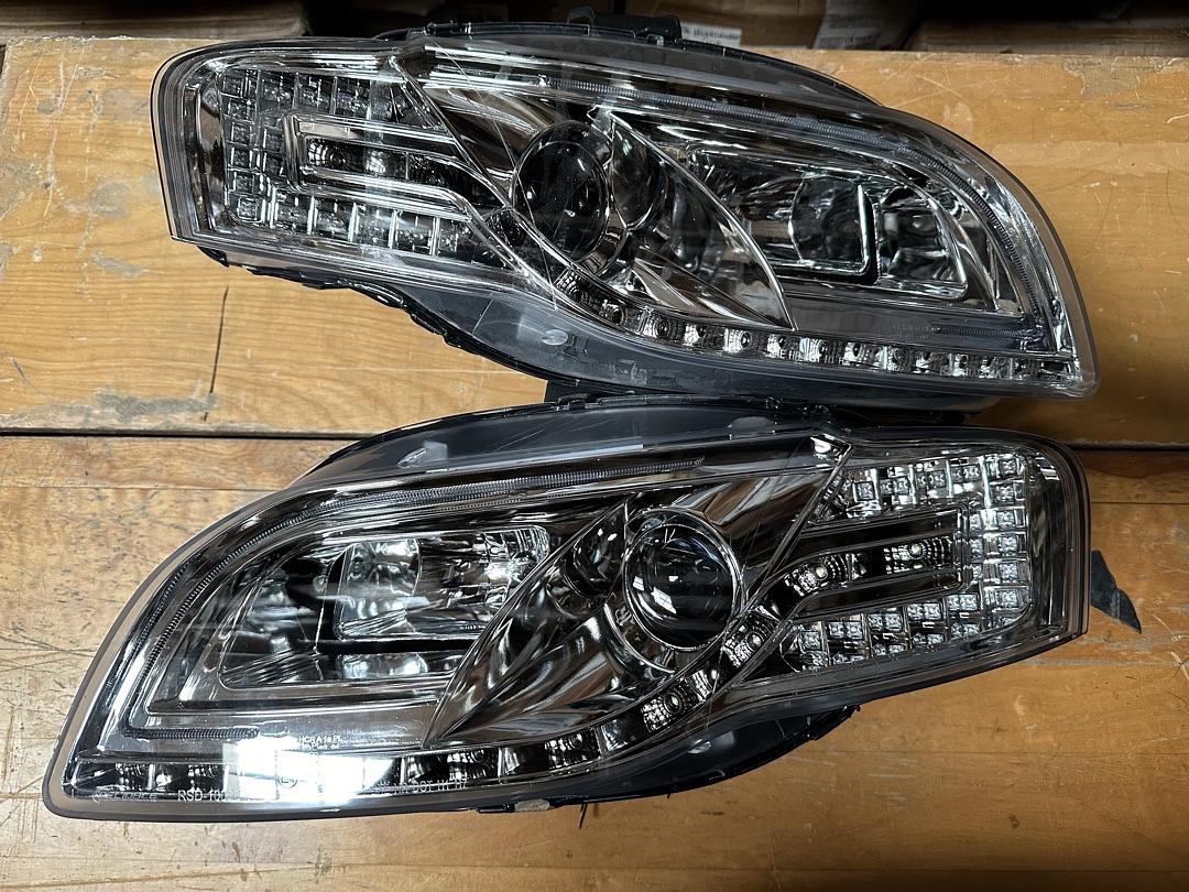 06-08 Audi A4/ A4 Quattro, S4 Chrome Housing, Amber LED Turn Signal Projector Headlight