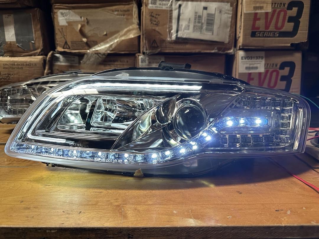 06-08 Audi A4/ A4 Quattro, S4 Chrome Housing, Amber LED Turn Signal Projector Headlight