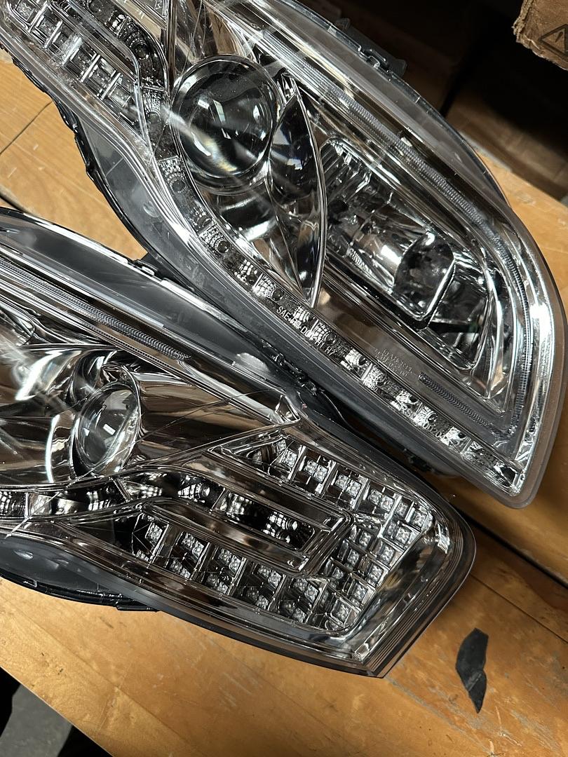 06-08 Audi A4/ A4 Quattro, S4 Chrome Housing, Amber LED Turn Signal Projector Headlight