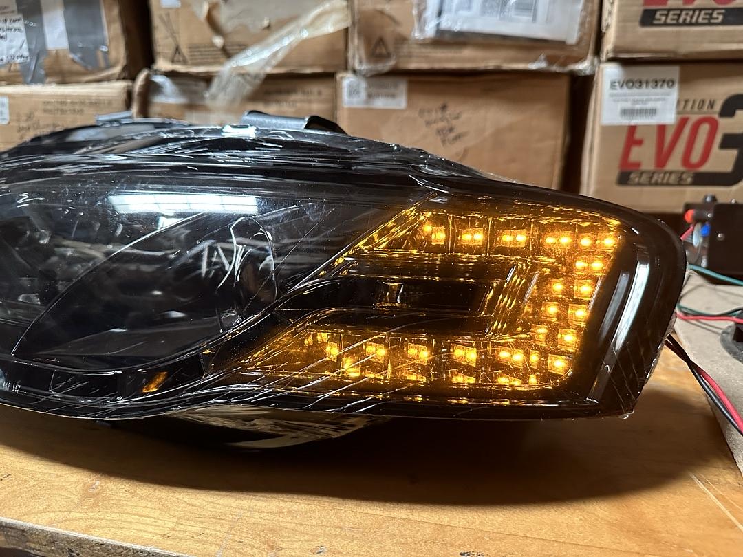 06-08 Audi A4/ A4 Quattro, S4 Smoked Lens Amber LED Turn Signal Projector Headlights