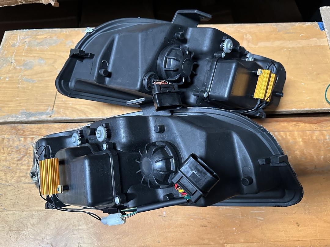 06-08 Audi A4/ A4 Quattro, S4 Smoked Lens Amber LED Turn Signal Projector Headlights