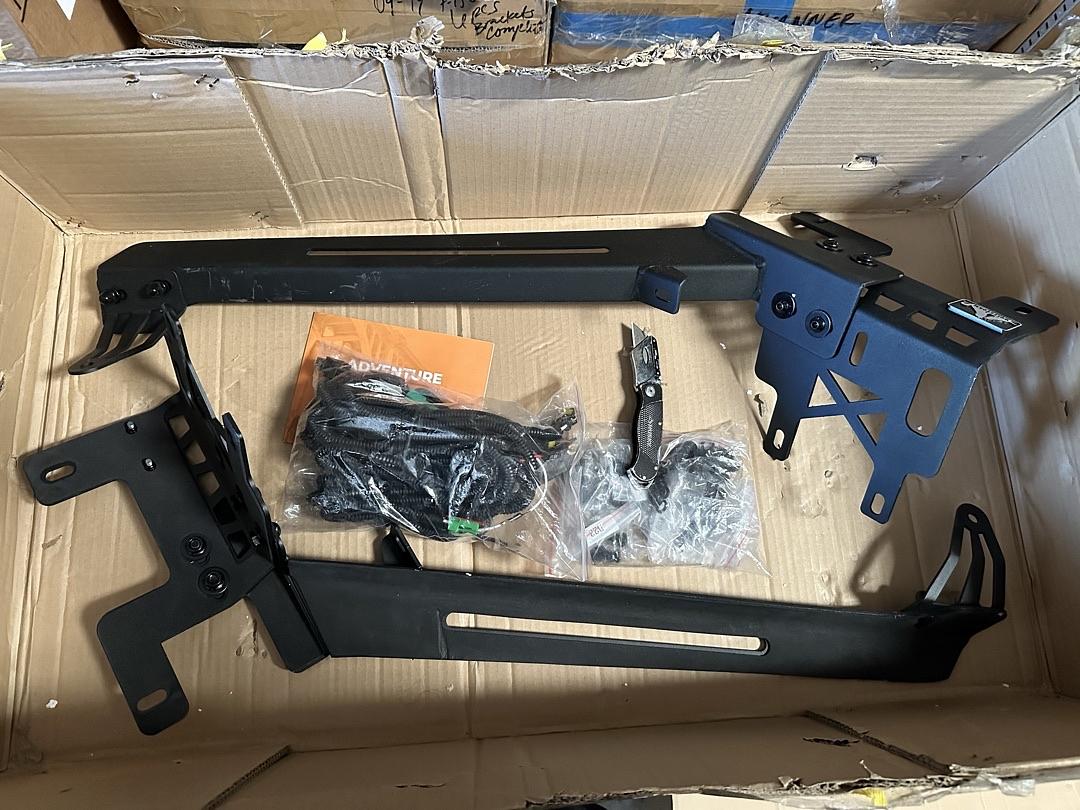 18-23 Jeep Wrangler JL A-Pillar LED Light Bar Mount Brackets Black Steel With 2x LED Work Light