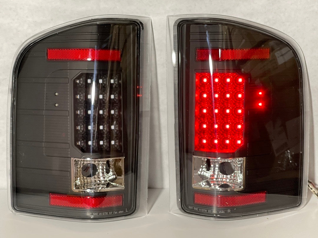 Refurbished TL-CSIL07-LED-BK-CL LED Tail Light 07-13 Chevy Silverado 1500 07-14 silverado 2500hd 3500hd
