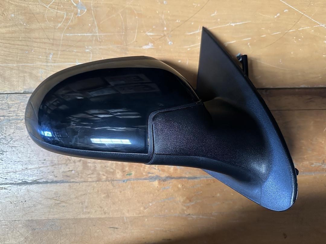 05-10 Chevy Colbat Coupe Passenger Right Side Black Single Mirror