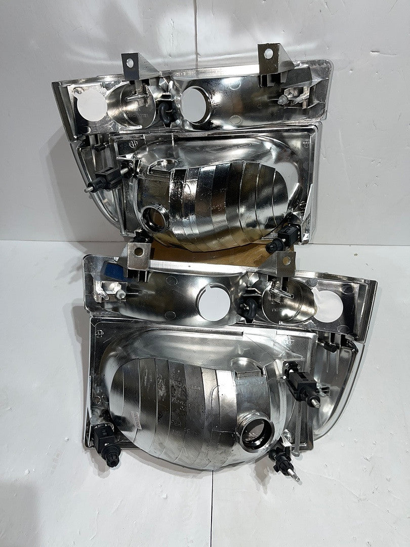 Ford F250 / F550 Black Housing Headlights for 1999 to 2004