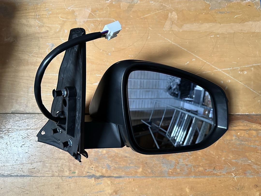 Not sure OEM-MR-TO1321312 14-20 Toyota 4Runner Right Side Power Operated Heated Folding Rear View Mirror w/Turn Signal Puddle Ligh