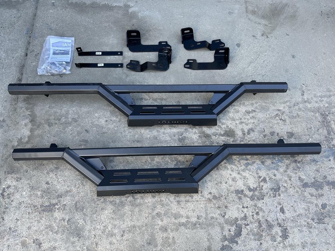 99-07 Chevy Silverado/ GMC Sierra Regular Cab IArmor Black Stepper Running Boards