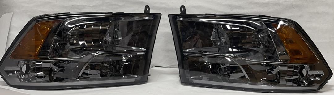 09-18 Dodge Ram smoked housing / lends amber headlights